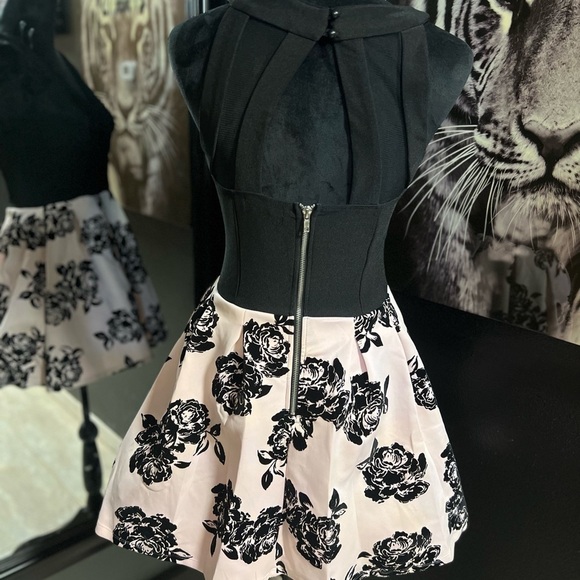 💕🖤LIKE NEW PINK AND BLACK DRESS WITH ROSES SZ 5💕🖤 - Picture 11 of 13